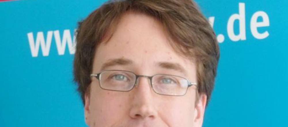 Christian Gollner ist Jurist und seit April 2010 als Telekommunikationsexperte bei der Verbraucherzentrale Baden-Württemberg beschäftigt. Christian Gollner ist Jurist und seit April 2010 als Telekommunikationsexperte bei der Verbraucherzentrale Baden-Württemberg beschäftigt.