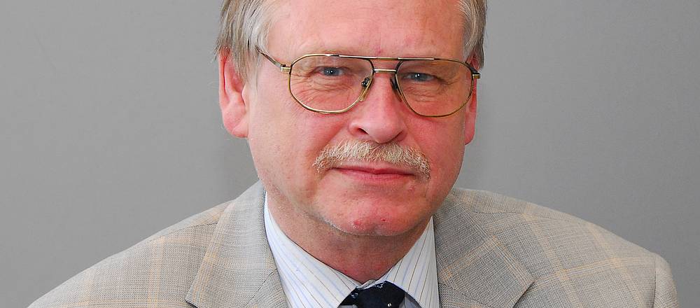 Günter Walden ist Abteilungsleiter im Bundesinstitut für Berufsbildung (BIBB). Günter Walden ist Abteilungsleiter im Bundesinstitut für Berufsbildung (BIBB).